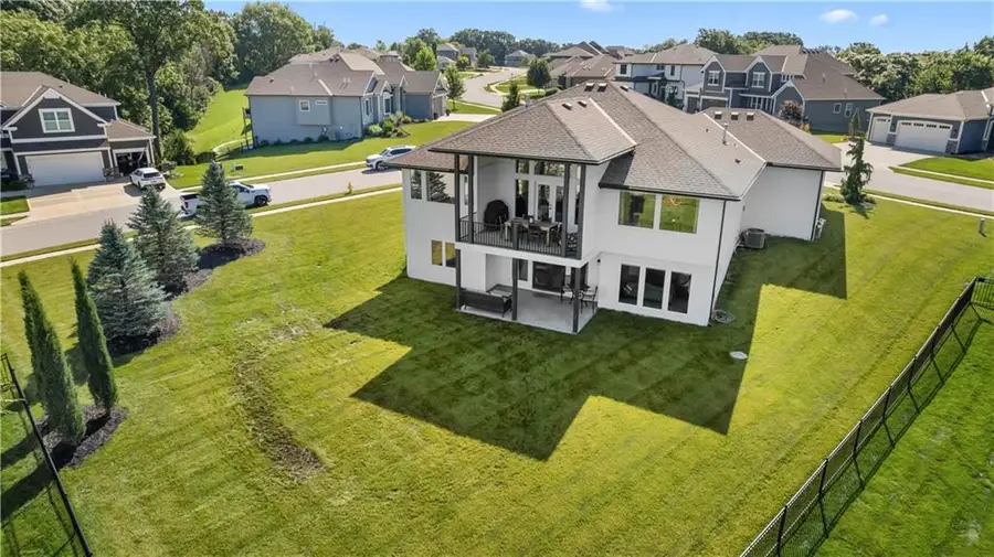 14622 Thousand Oaks Place Place, Parkville, MO 64152 - #3