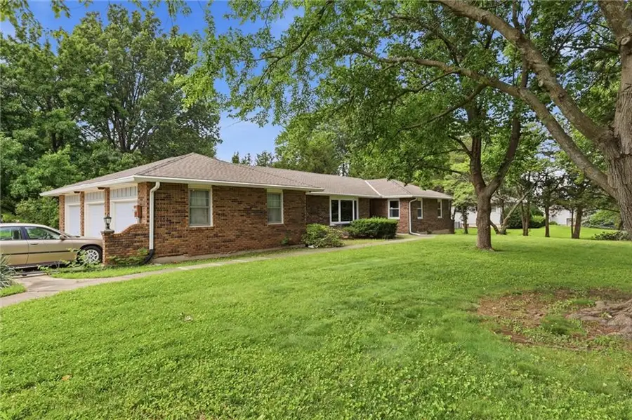 15960 Nall Avenue, Stilwell, KS 66085 - #3