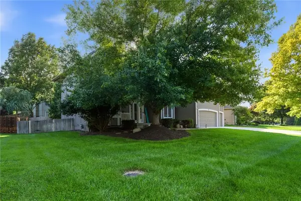 16016 Rosewood Street, Overland Park, KS 66085