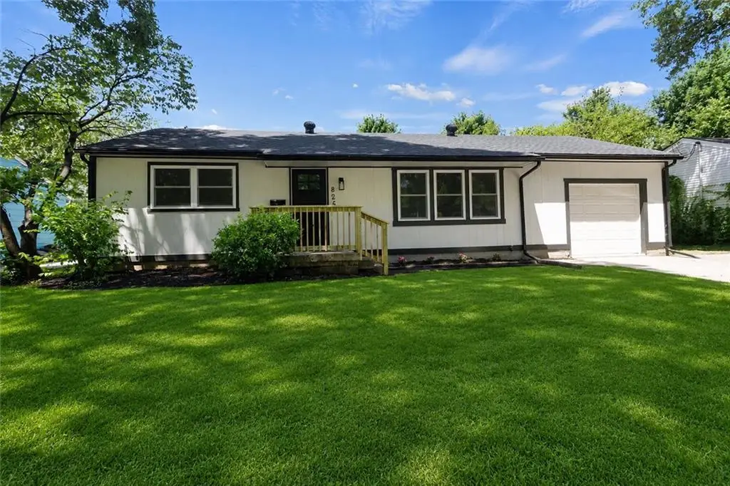 825 S Weaver Street, Olathe, KS 66061 - #1