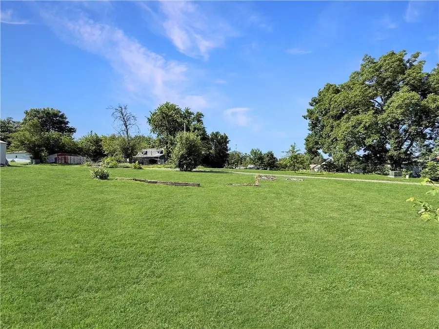 18 E 27th Street, Higginsville, MO 64037 - #3