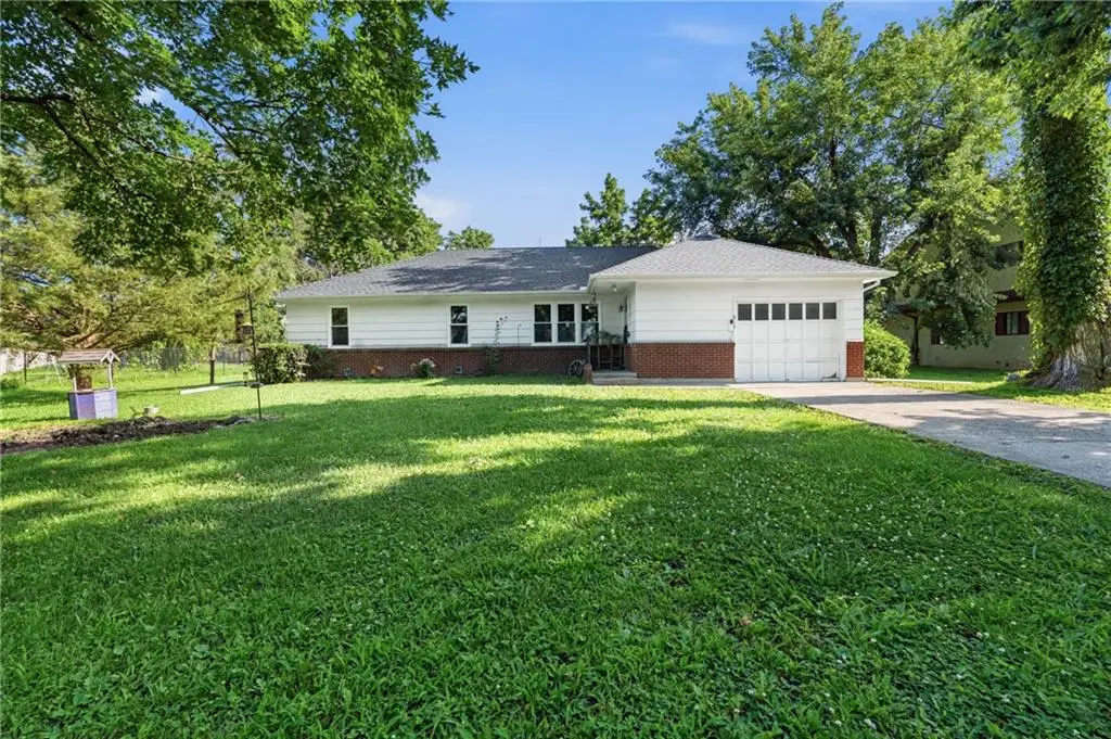 816 Vine Street, Lacygne, KS 66040 - #1