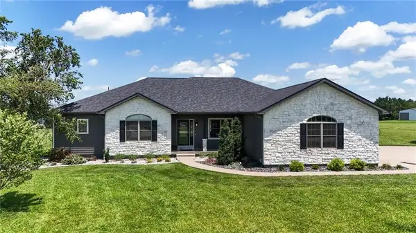 16 Links Drive, Garnett, KS 66032