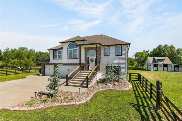 16956 Auburn Court, Bonner Springs, KS 66012