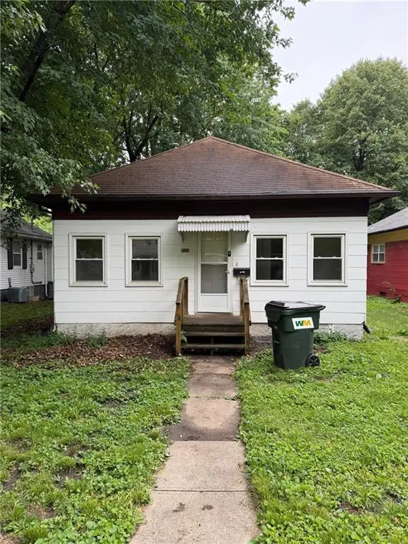 709 Rhodes Street, Grandview, MO 64030 - #2