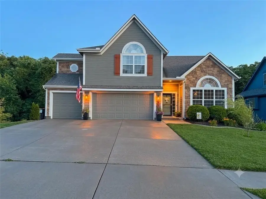 919 S 12th Street, Louisburg, KS 66053 - #2