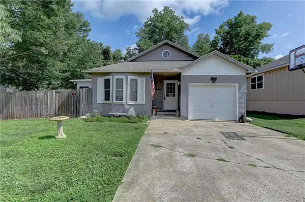 18008 E Whitney Road, Independence, MO 64057