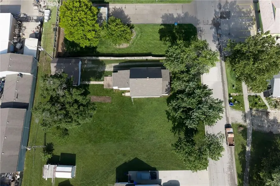 110 E 3rd Street, Tonganoxie, KS 66086 - #3