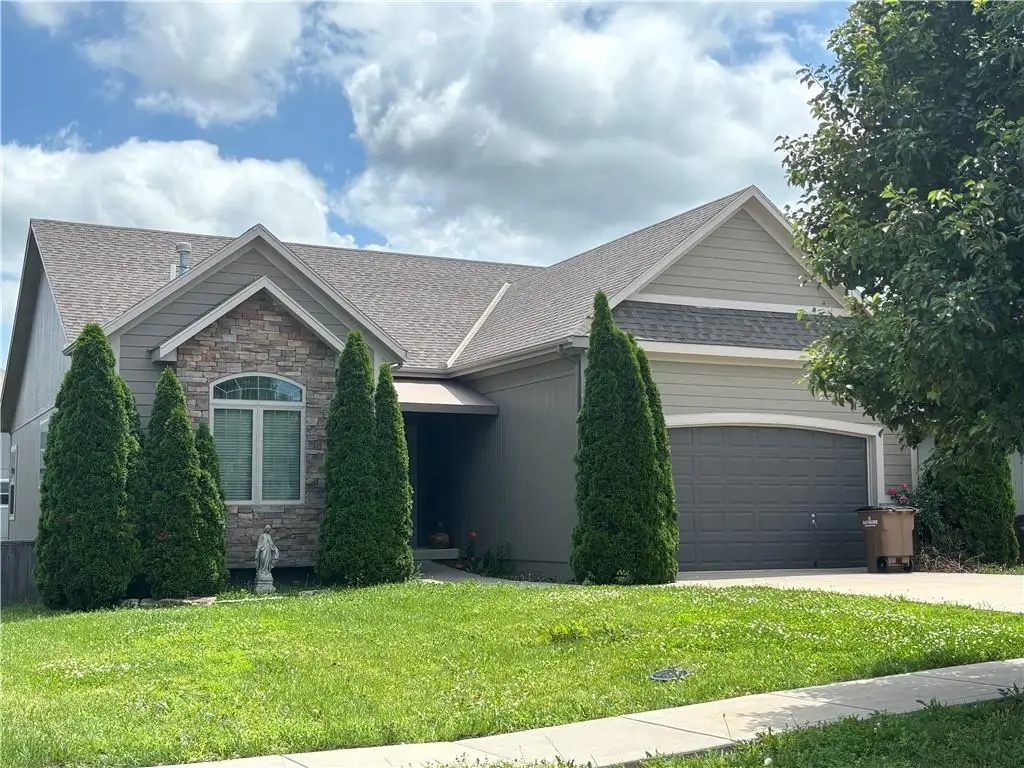 801 S Washington Street, Raymore, MO 64083 - #1