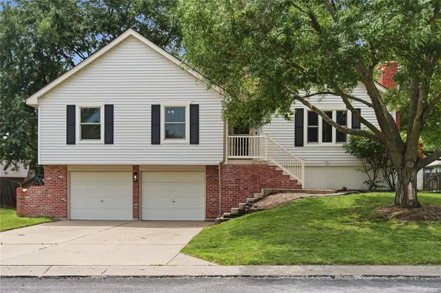 2123 8th Street, Blue Springs, MO 64015 - #2