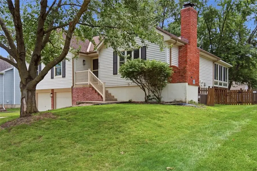 2123 8th Street, Blue Springs, MO 64015 - #3