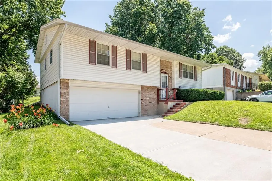 2411 Beechwood Boulevard, Saint Joseph, MO 64503 - #2