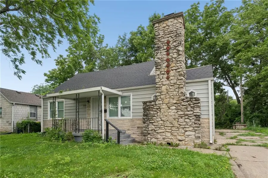2428 Oakley Avenue, Kansas City, MO 64127 - #3