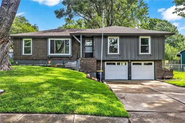 8800 Mcelroy Road, Kansas City, MO 64134