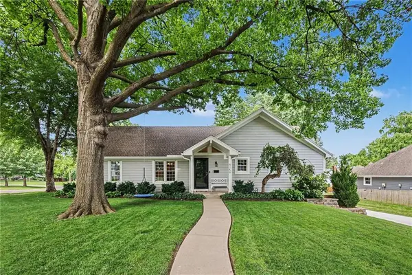 9159 Kessler Street, Overland Park, KS 66212
