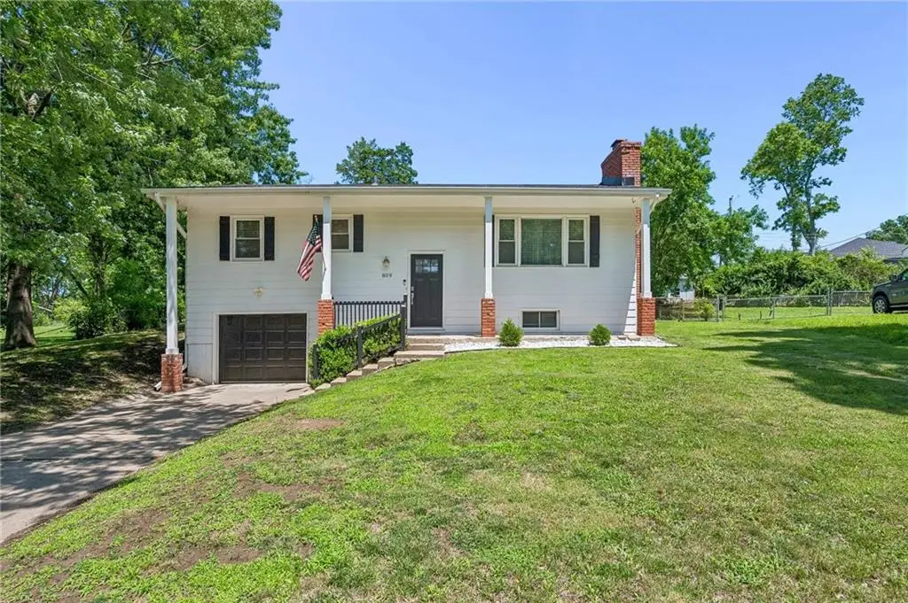 809 Lindenwood Lane, Liberty, MO 64068 - #1