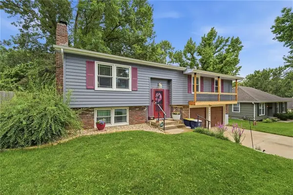 5243 Delaware Drive, Kansas City, MO 64133