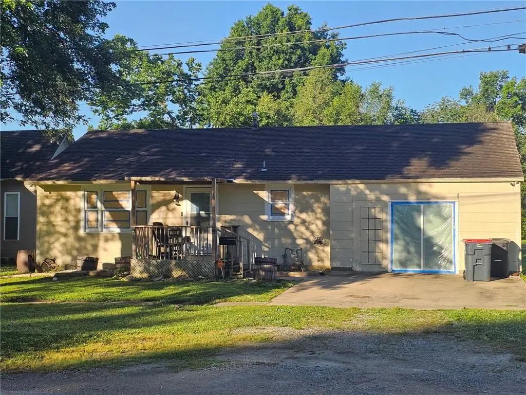 703 W Benton Street, Windsor, MO 64360 - #1