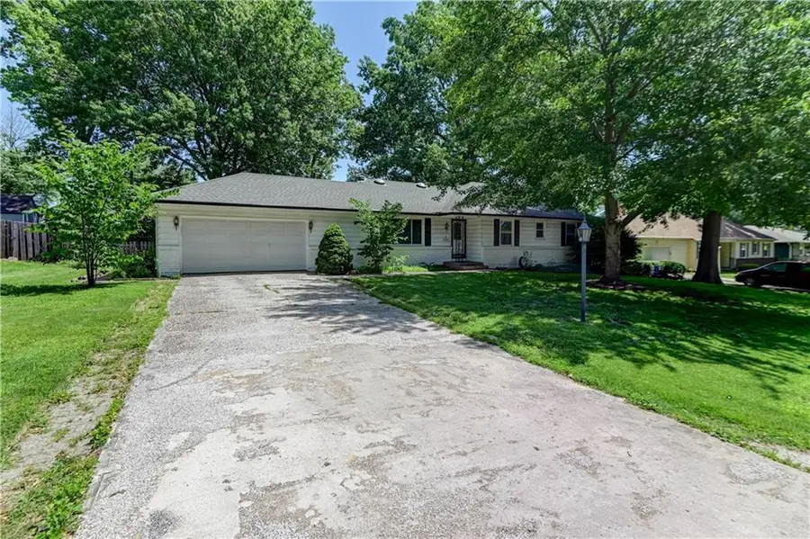 10500 E 79th Terrace, Raytown, MO 64138 - #3