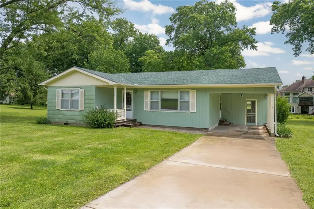 2707 Tomahawk Road, Chillicothe, MO 64601 - #1