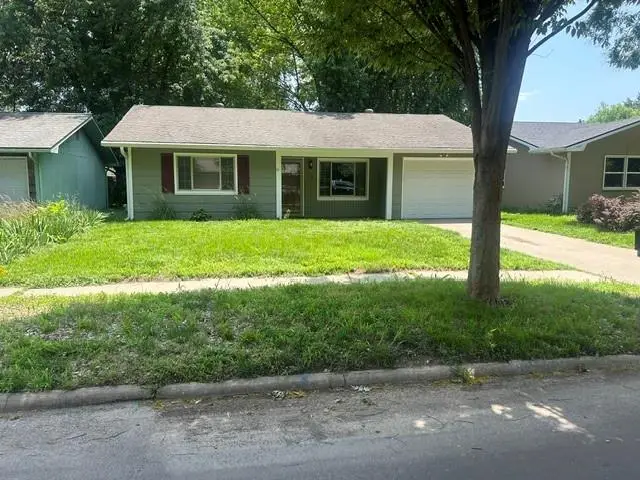 328 Lyon Street, Lawrence, KS 66044 - #2