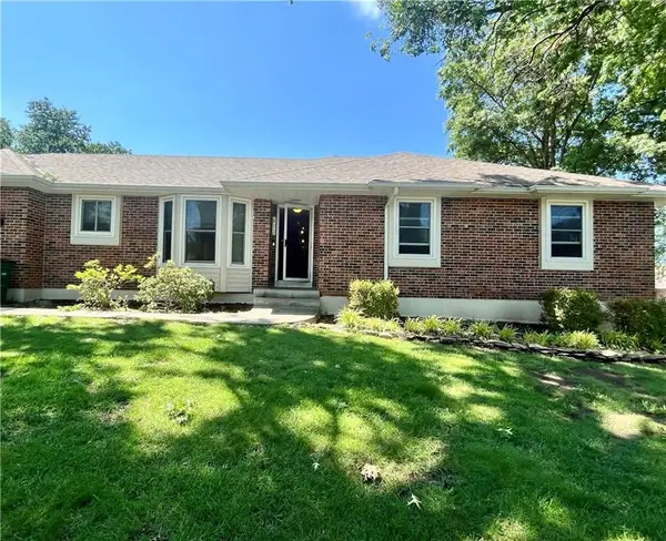 617 W Maple Street, Raymore, MO 64083