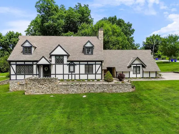 5475 Clare Road, Shawnee, KS 66226