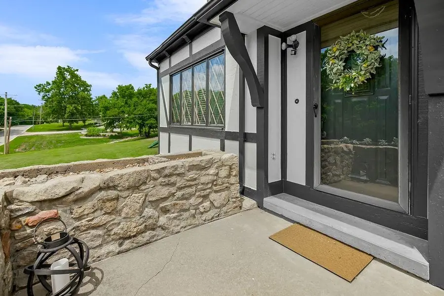 5475 Clare Road, Shawnee, KS 66226 - #3