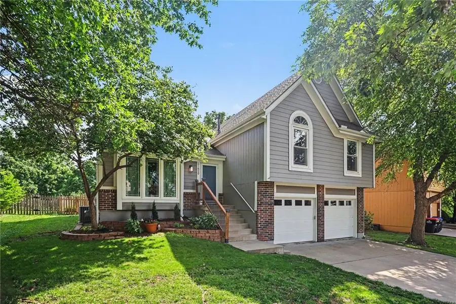 21620 W 53rd Street, Shawnee, KS 66226 - #2