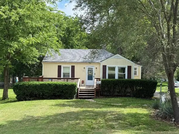 13201 E 39th Street S, Independence, MO 64055