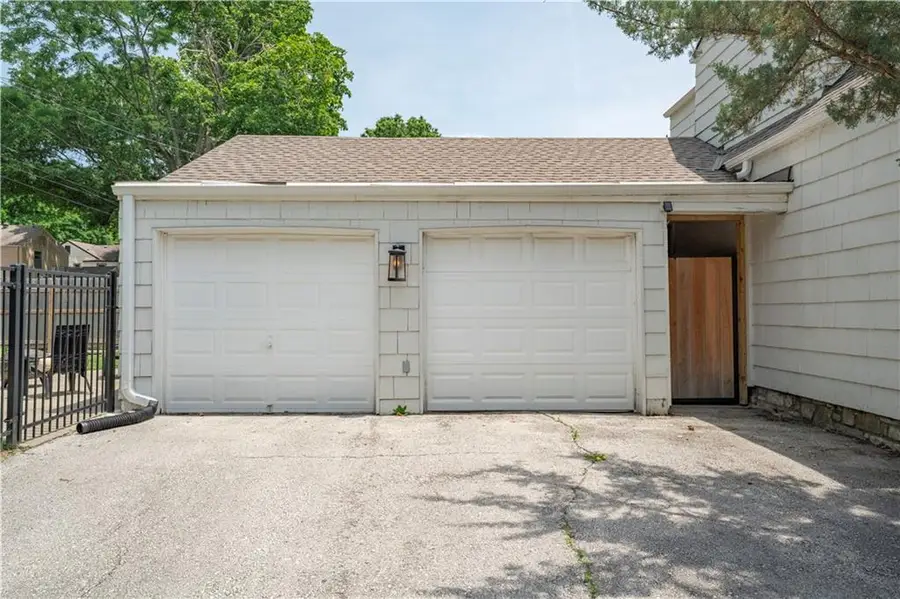 400 E 74th Terrace, Kansas City, MO 64131 - #3