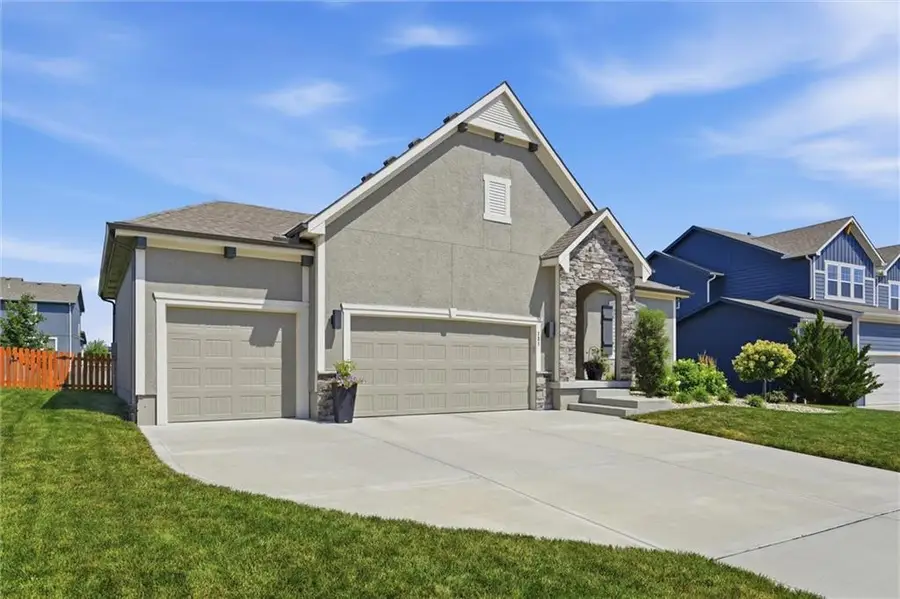 131 SE Briar Valley Lane, Blue Springs, MO 64064 - #2