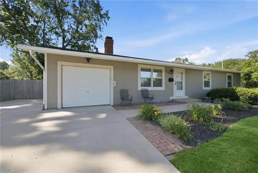 11935 W 70th Street, Shawnee, KS 66216 - #3