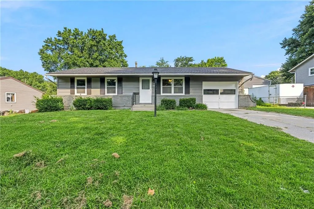 902 Ute Street, Independence, MO 64056 - #1