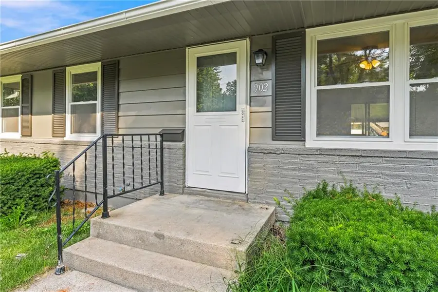 902 Ute Street, Independence, MO 64056 - #3