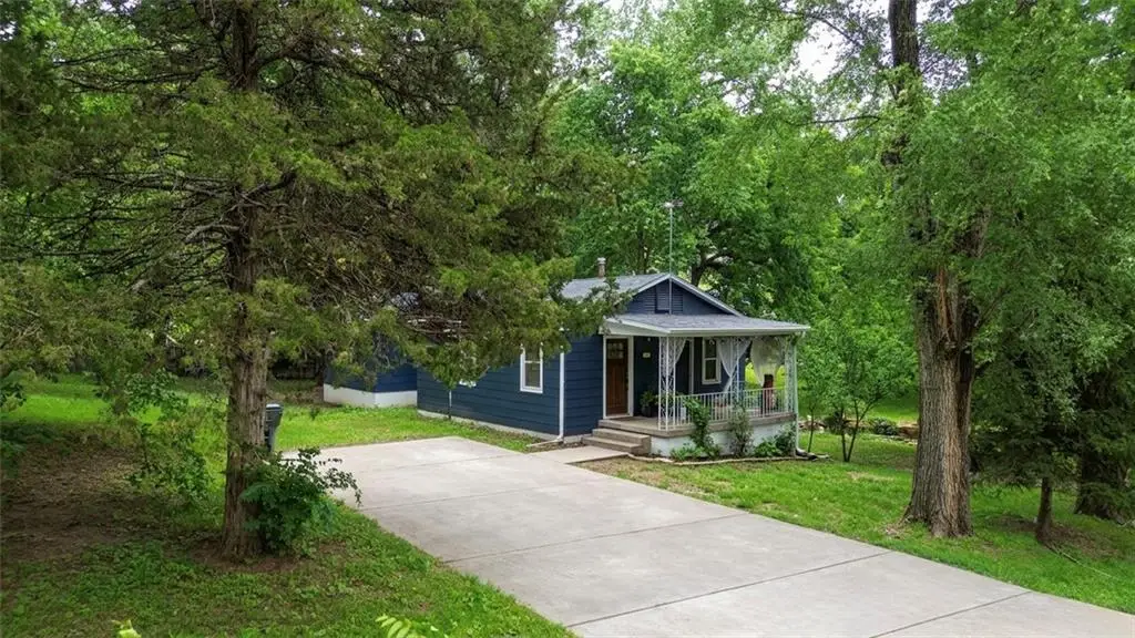 111 N Oxford Avenue, Independence, MO 64053 - #1