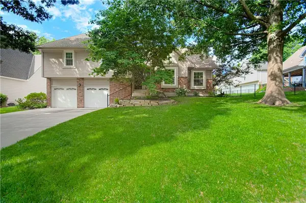 14629 W 83rd Terrace, Lenexa, KS 66215