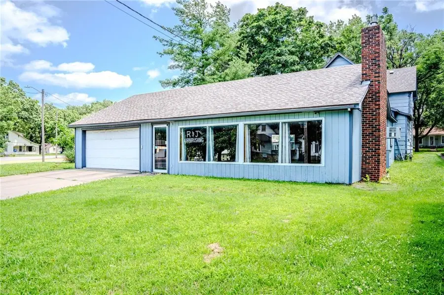 709 S Lincoln Avenue, Chanute, KS 66720 - #2