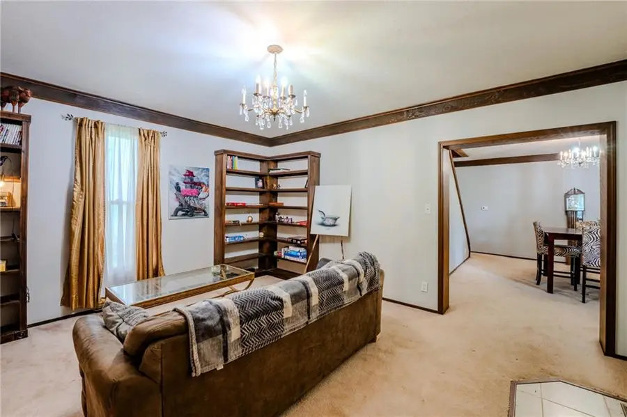709 S Lincoln Avenue, Chanute, KS 66720 - #3
