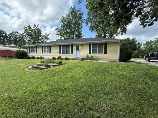 702 E Grand Avenue, Lacygne, KS 66040