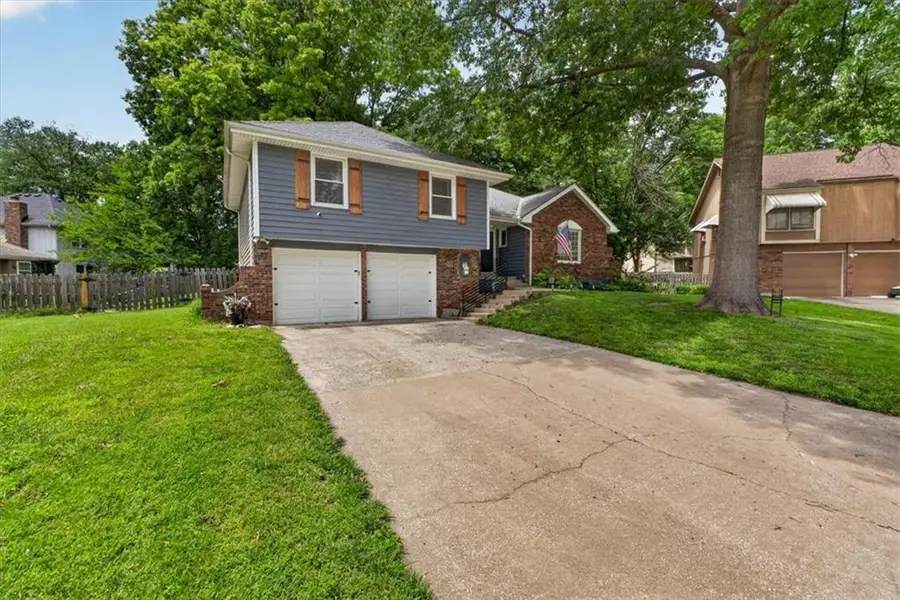 213 NE Country Lane Court, Lees Summit, MO 64086 - #3