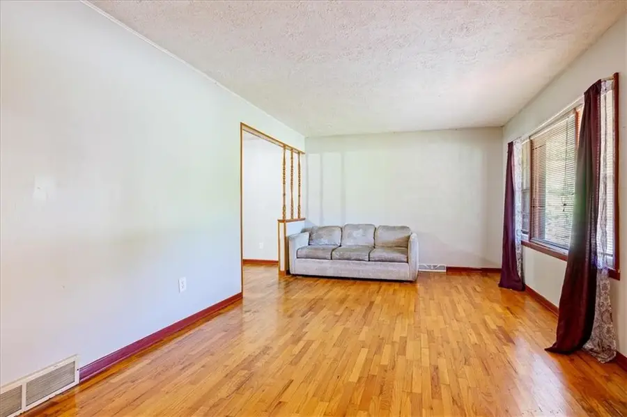 4905 Oakland Avenue, Kansas City, KS 66102 - #3