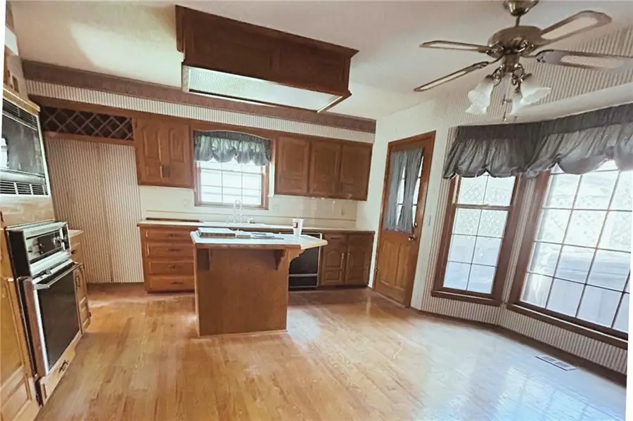 11651 Grant Drive, Overland Park, KS 66210 - #3