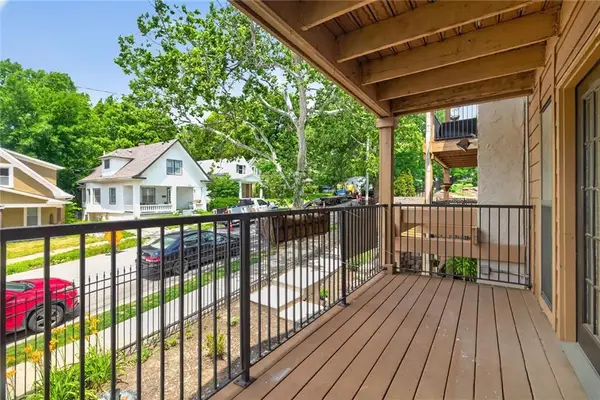 4727 Jarboe Street #104, Kansas City, MO 64112