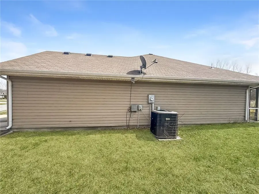 441 SW Laura Lane, Grain Valley, MO 64029 - #2