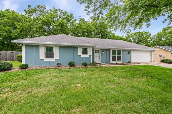 18996 Lowell Avenue, Stilwell, KS 66085