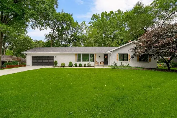 9101 Wenonga Road, Leawood, KS 66206