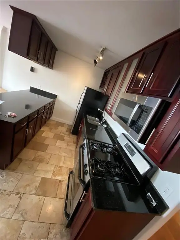 700 E 8th Street #11 H, Kansas City, MO 64106 - #3