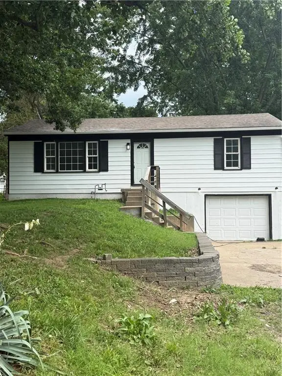 1813 N Farview Drive, Independence, MO 64058 - #1