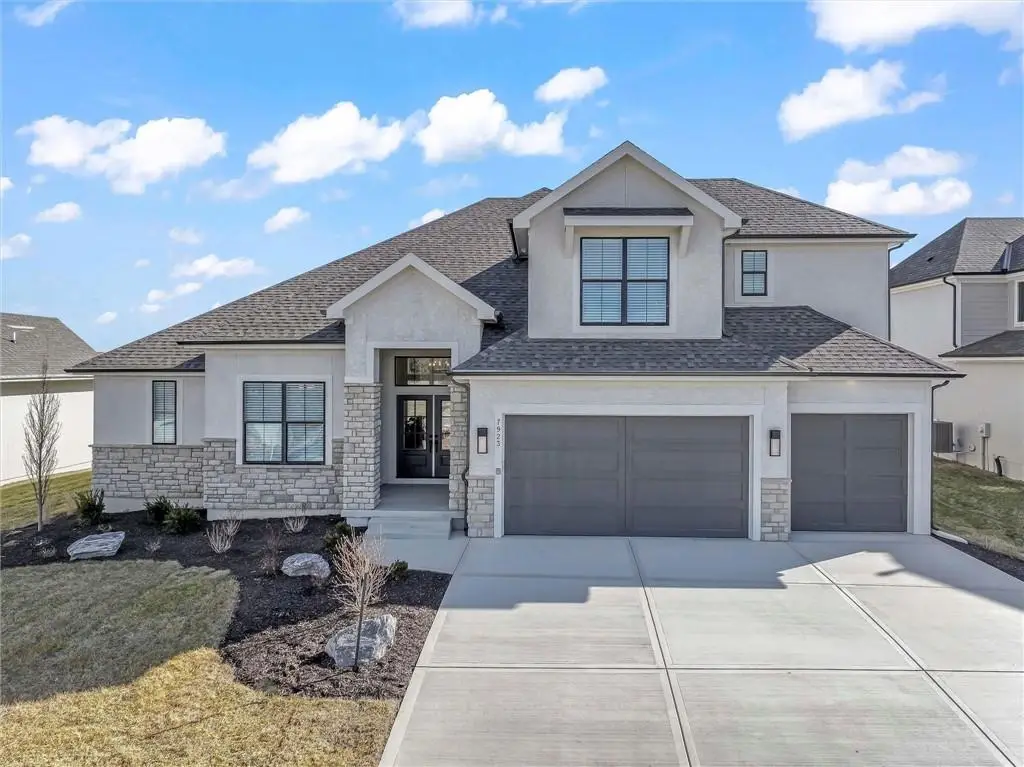 21115 W 81st Street, Shawnee, KS 66220 - #1